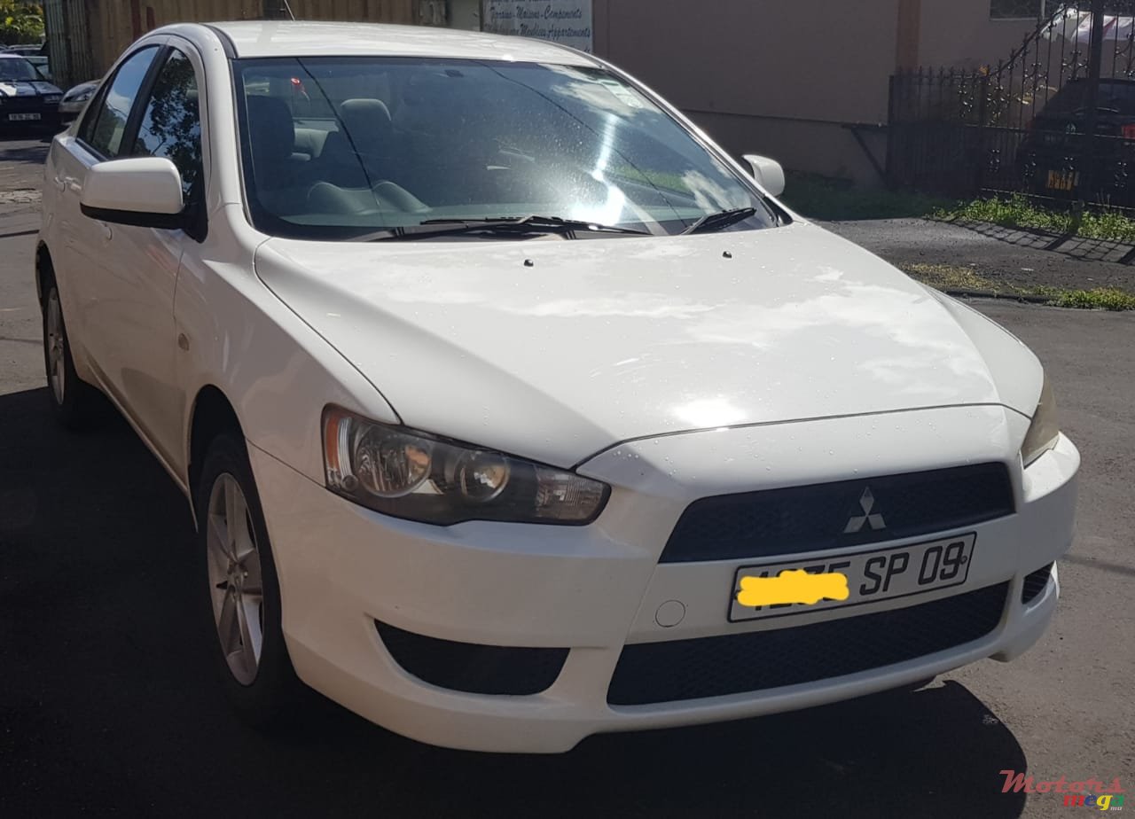 2009' Mitsubishi Lancer Evolution photo #1