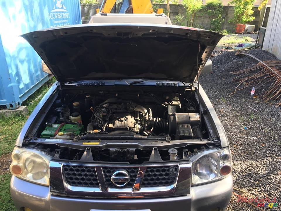 2005' Nissan Hardbody Predator photo #6