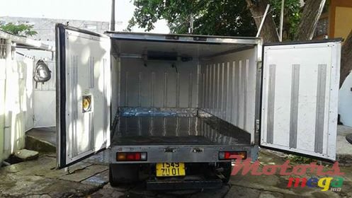 2001' Mitsubishi photo #5