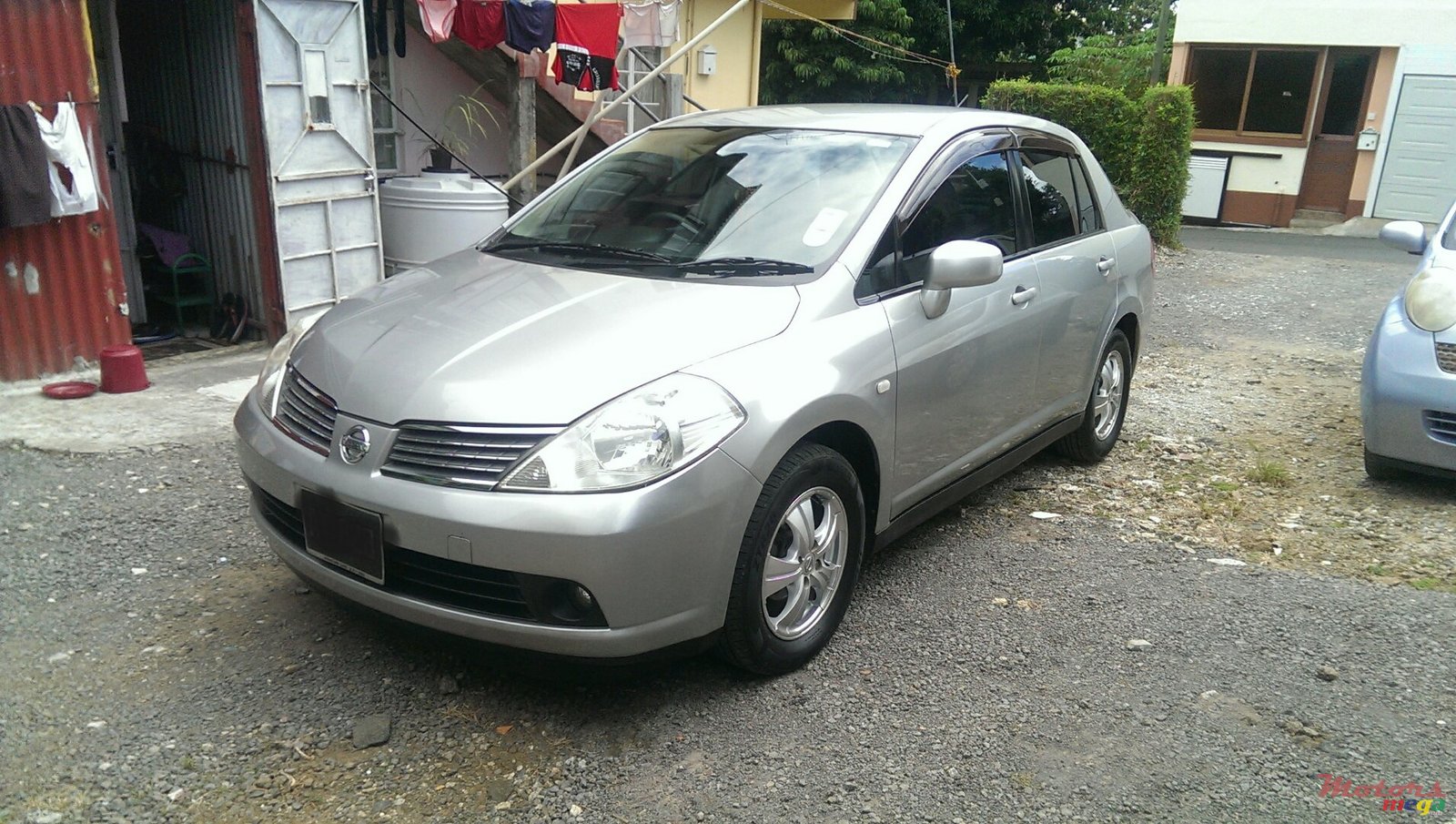 2005' Nissan Tiida photo #1