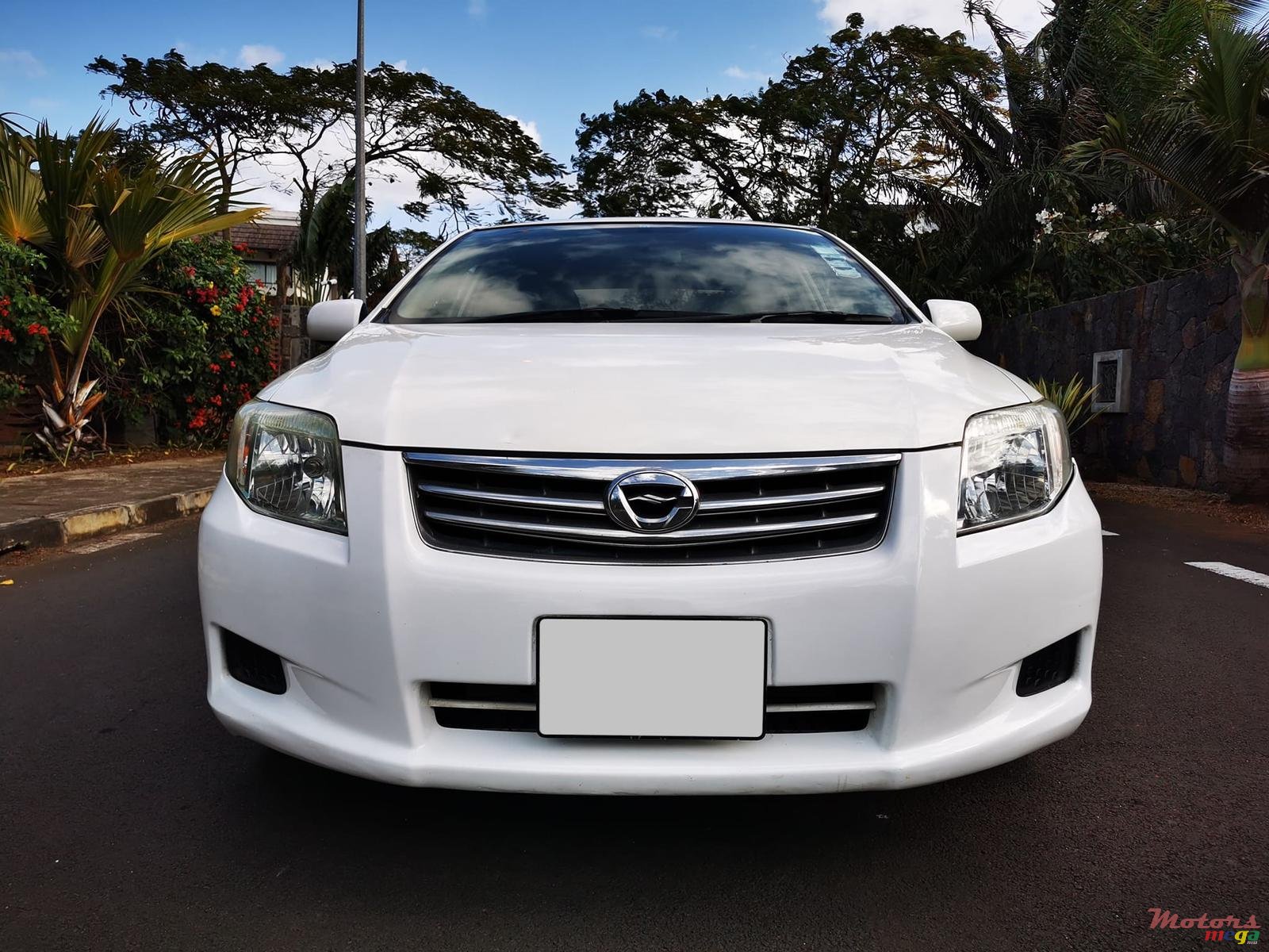 2009' Toyota Axio photo #1