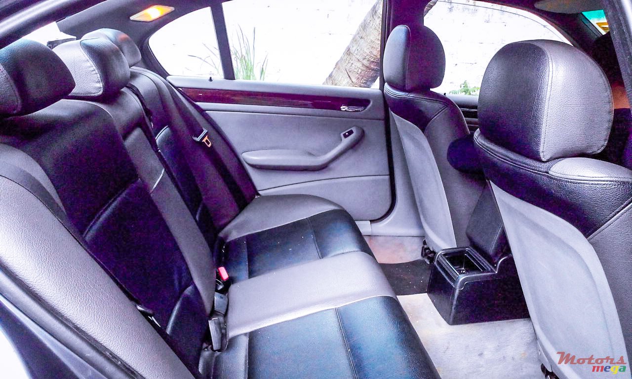 2002' BMW 320 photo #3