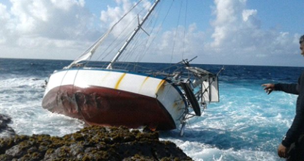 L’Escalier: un yacht échoue sur le récif, le skipper allemand de 70 ans à l’hôpital