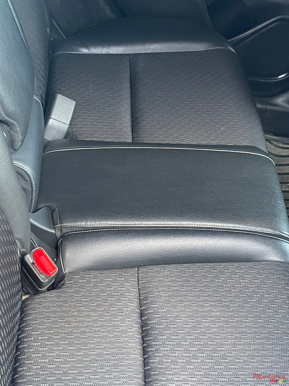 2014' Honda Fit Hybride photo #7