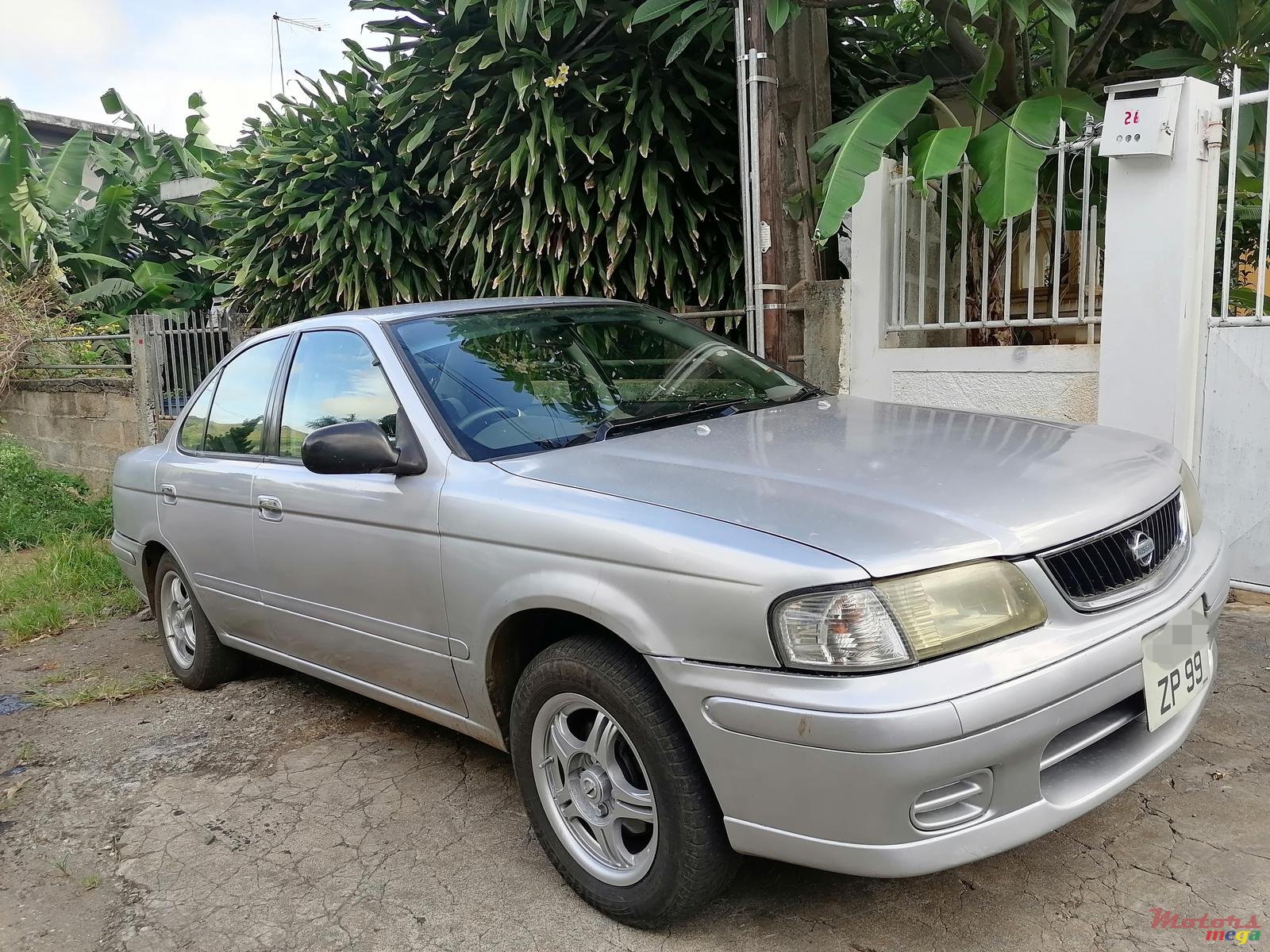 1999' Nissan photo #1