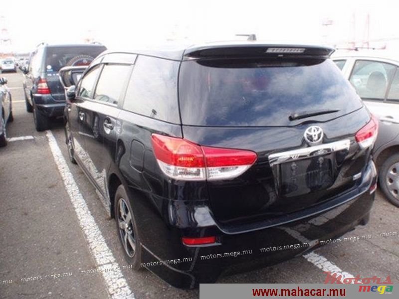 2012' Toyota WISH 1.8 X photo #2