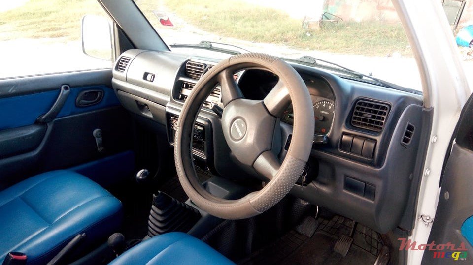 2002' Suzuki Jimny Convertible 4x4 photo #7