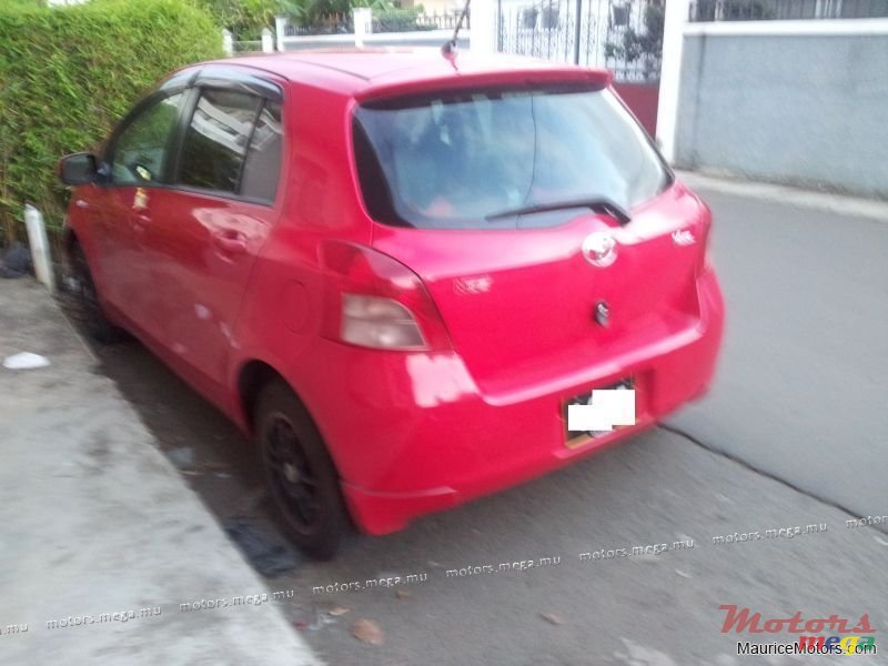 2006' Toyota VITZ photo #2