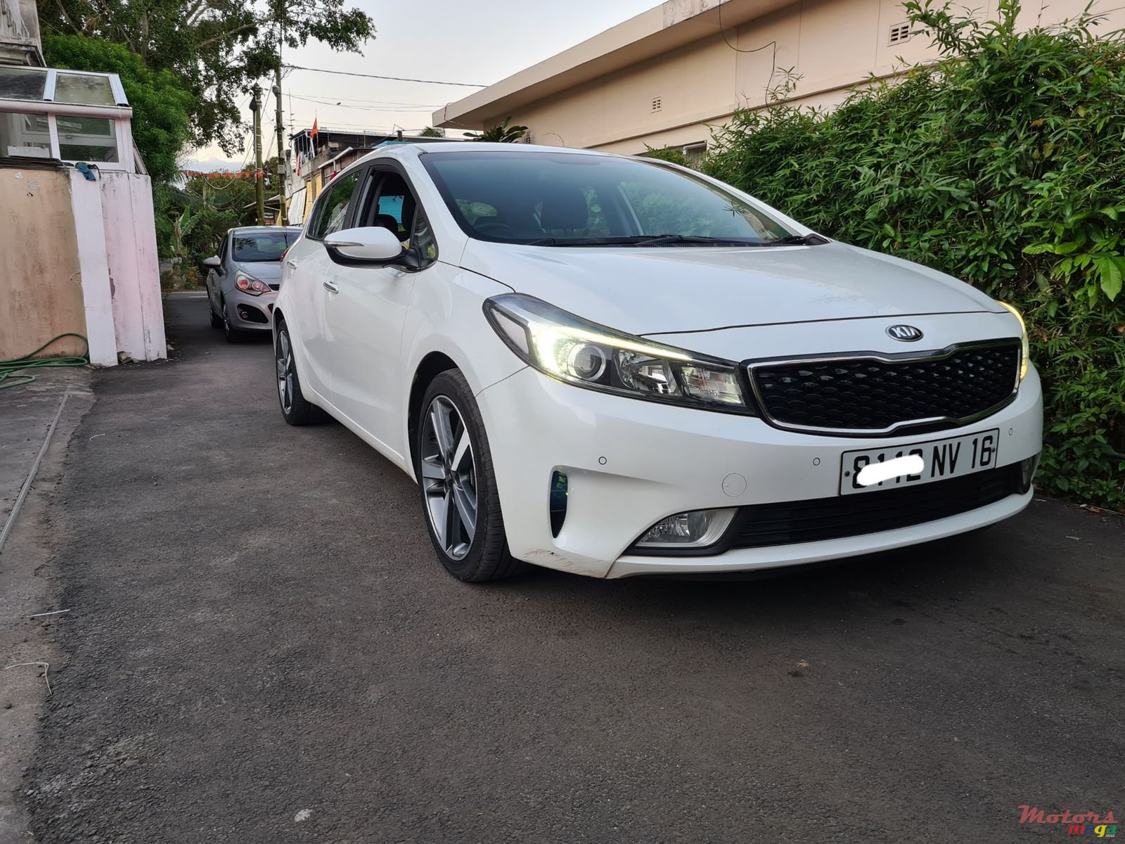 2016' Kia Cerato Hatchback photo #1