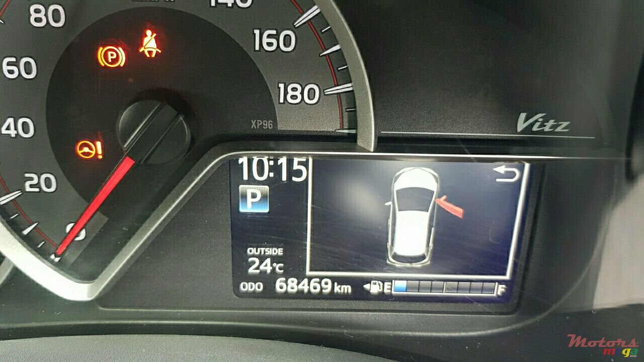 2014' Toyota Vitz 1330cc photo #3