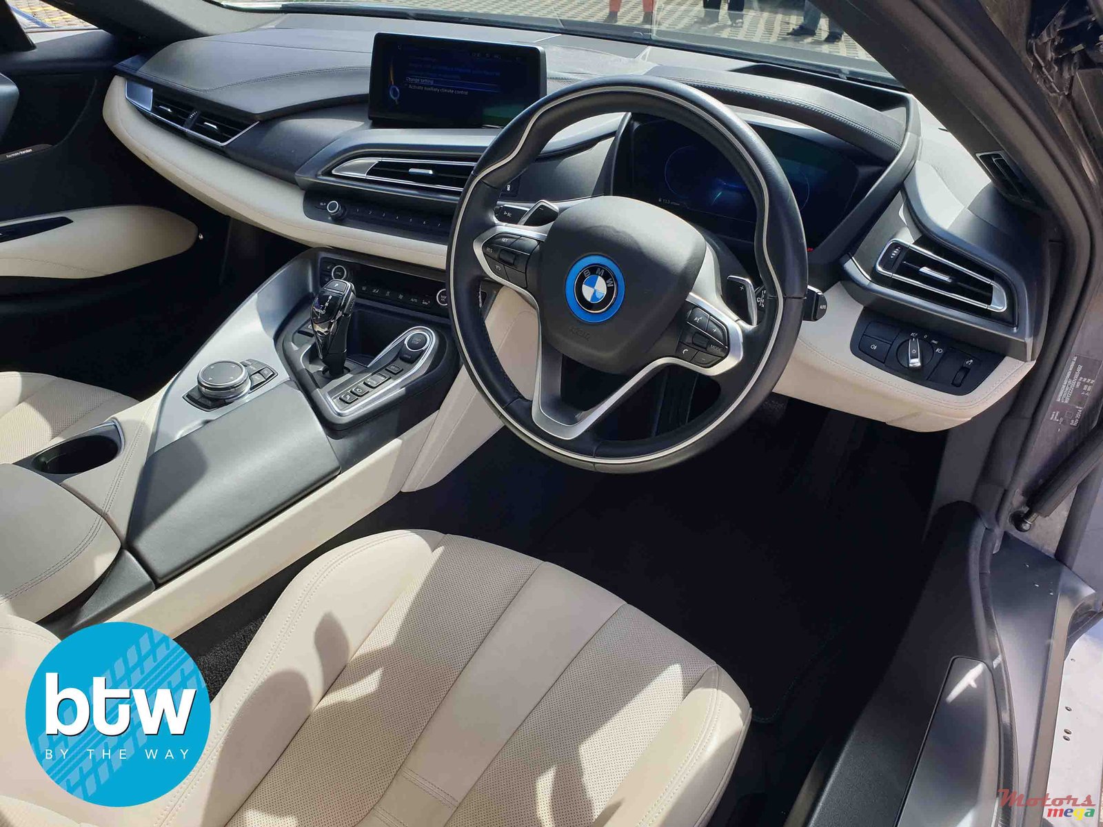 2015' BMW i8 Pure impulse package photo #6