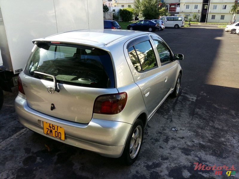 2000' Toyota Vitz photo #1