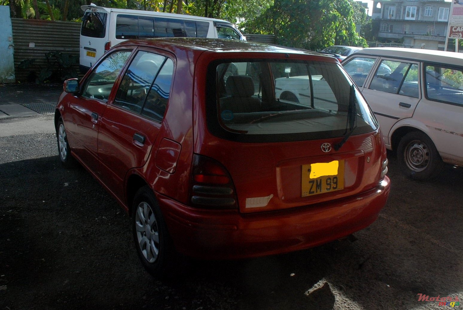 1999' Toyota Starlet photo #1