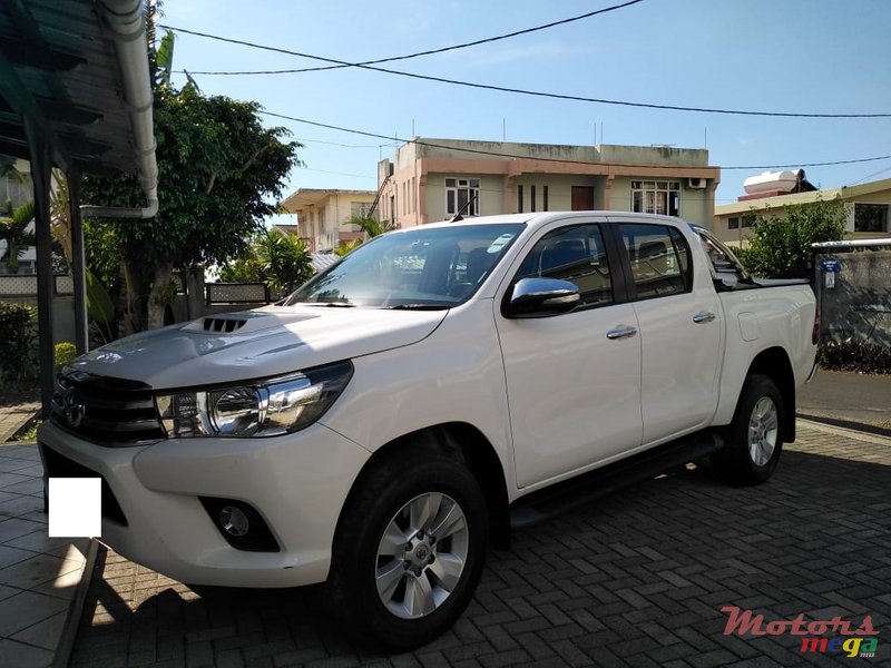 2017' Toyota Hilux photo #7