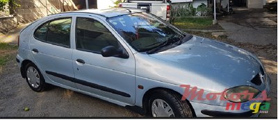 2000' Renault Megane photo #4