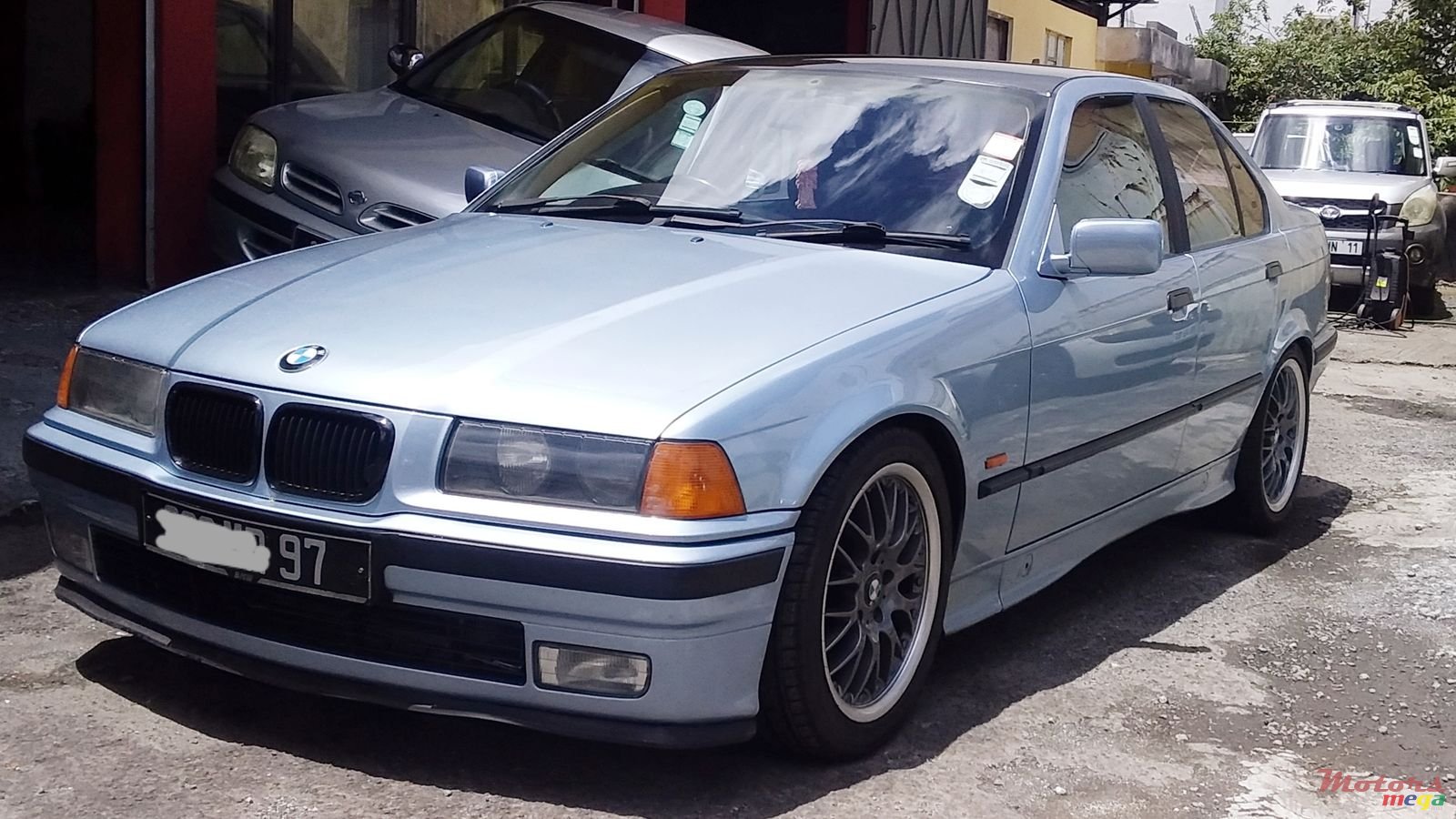 1997' BMW 3 Series 318i photo #2