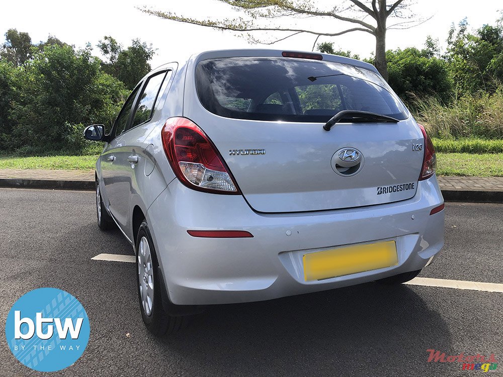 2015' Hyundai i20 photo #3