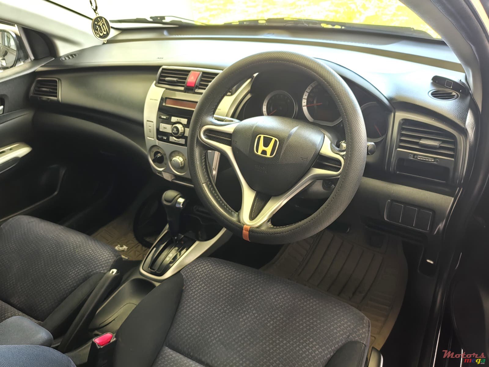 2010' Honda City photo #6