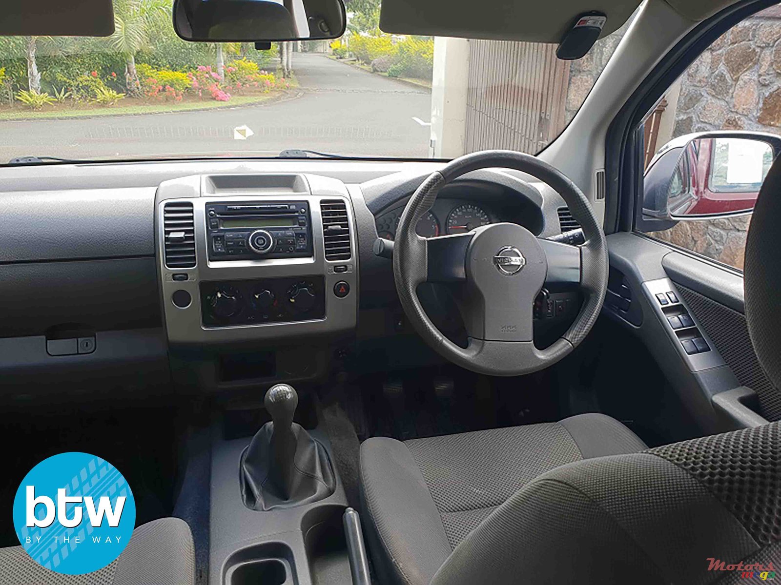 2013' Nissan Navara photo #5