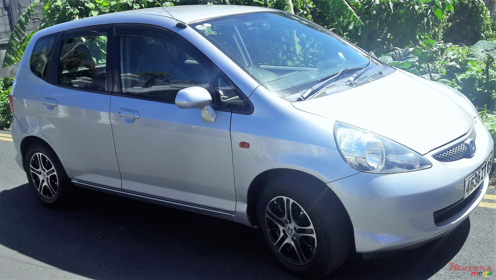 2005' Honda Fit photo #1