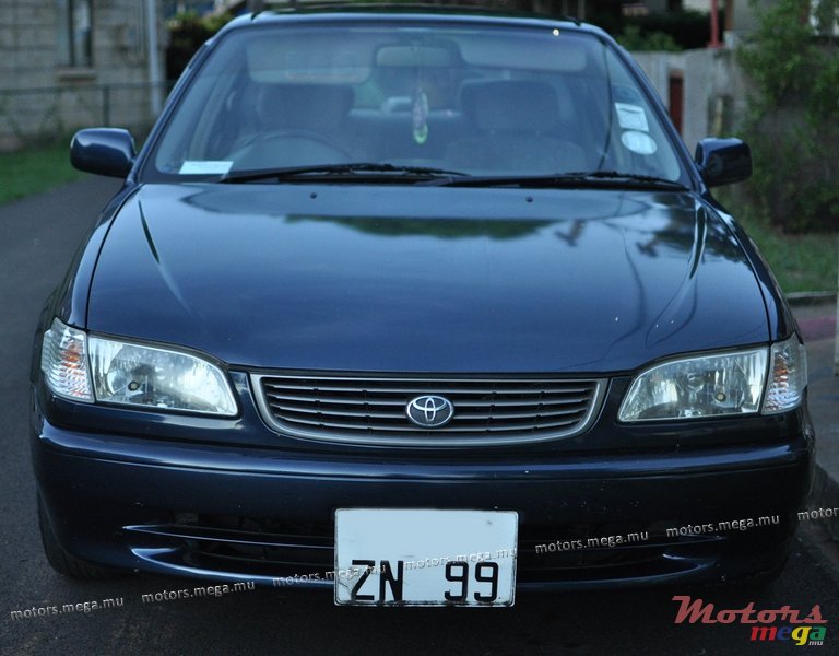 1999' Toyota photo #1