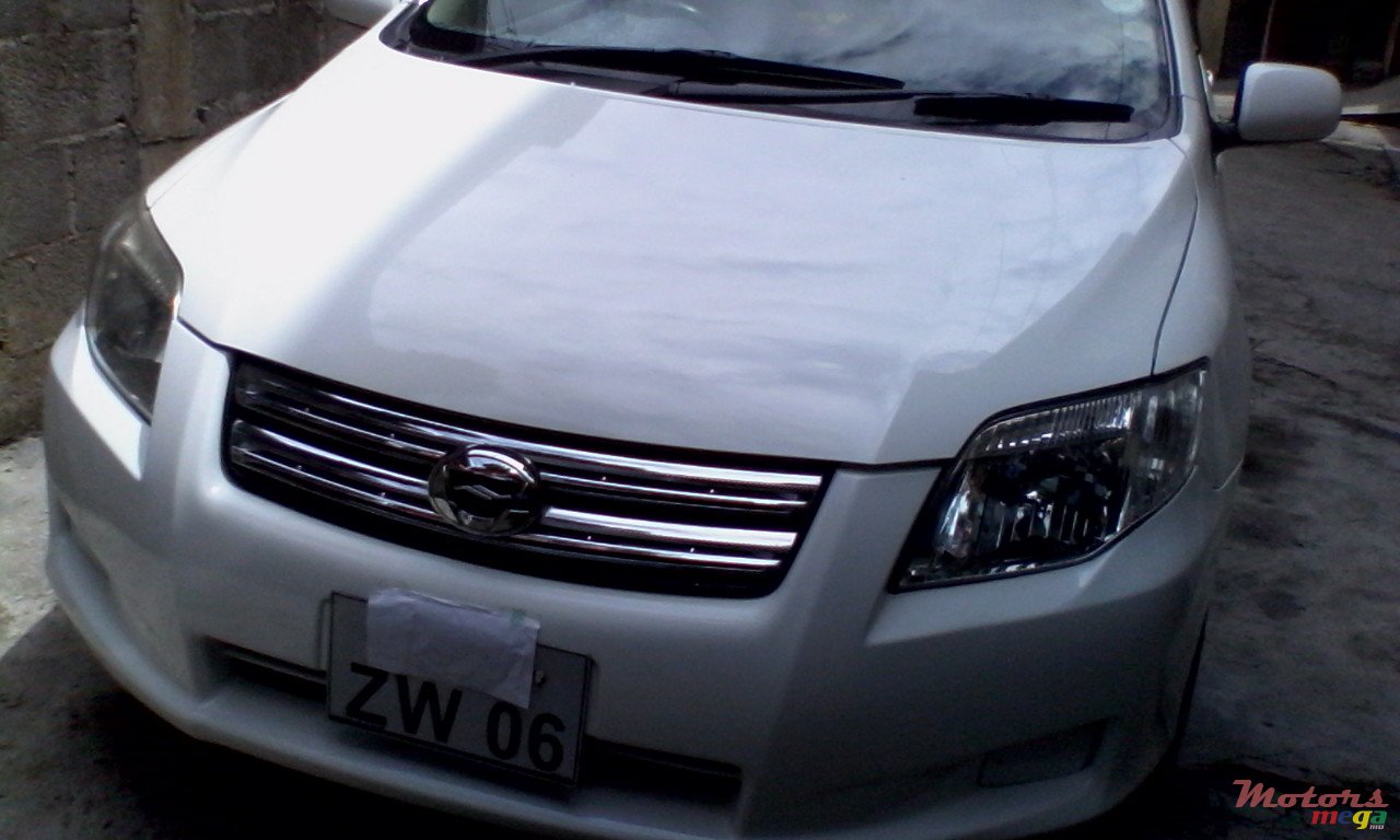 2006' Toyota Axio photo #1