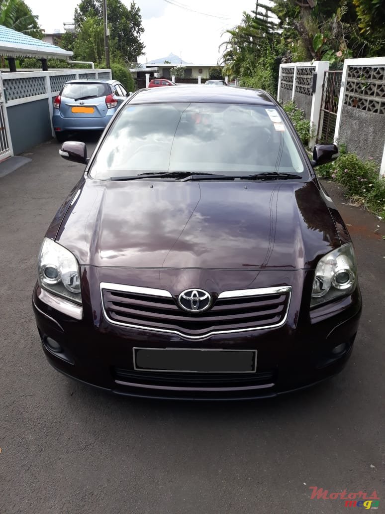 2007' Toyota Avensis Michelin Tyres photo #1