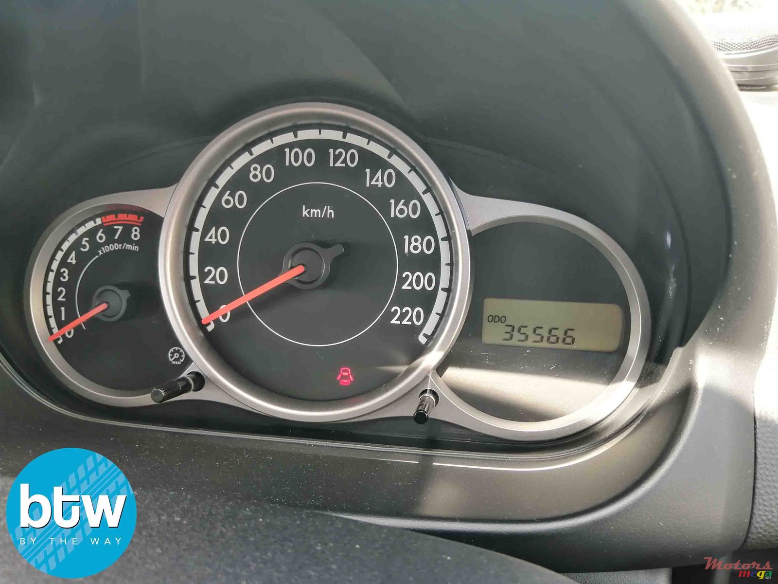 2014' Mazda Demio photo #7