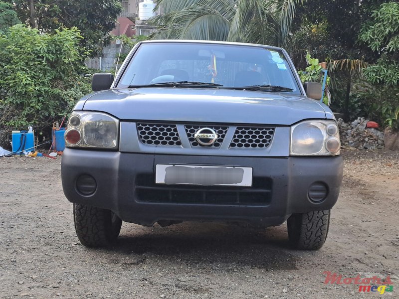 2007' Nissan Navara photo #3