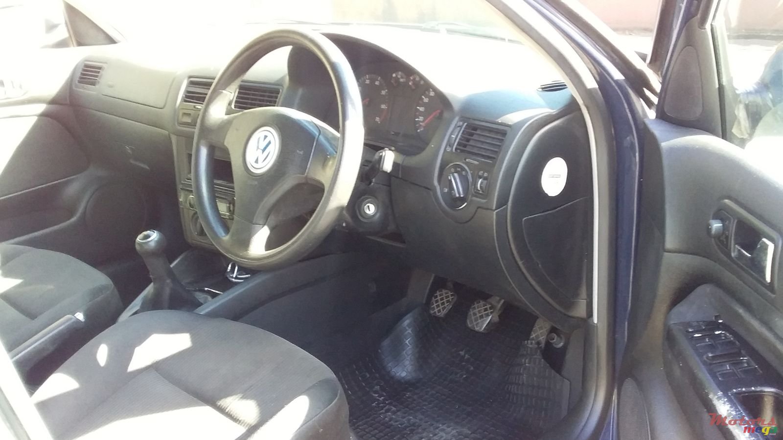 2002' Volkswagen Bora photo #3