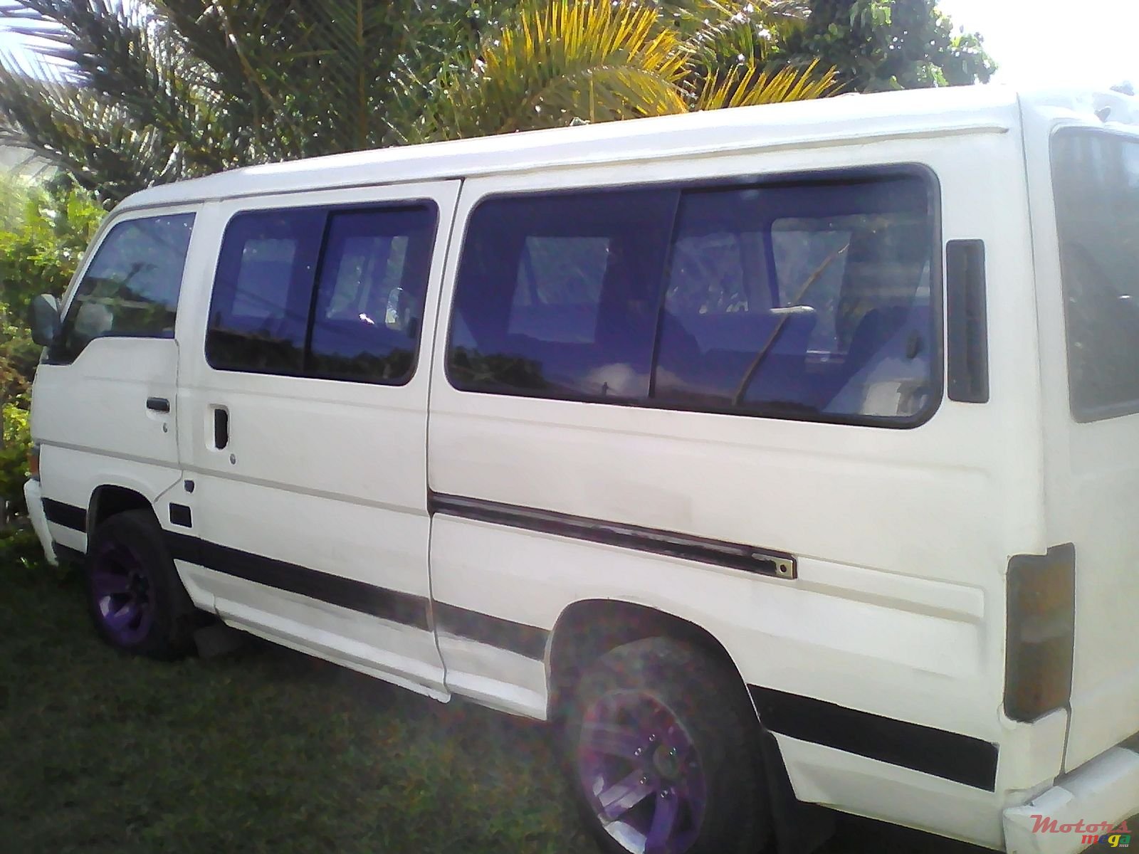 1999' Nissan NIL photo #1