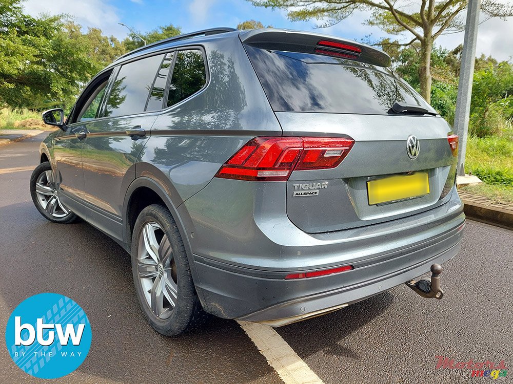 2019' Volkswagen Tiguan Allspace photo #3