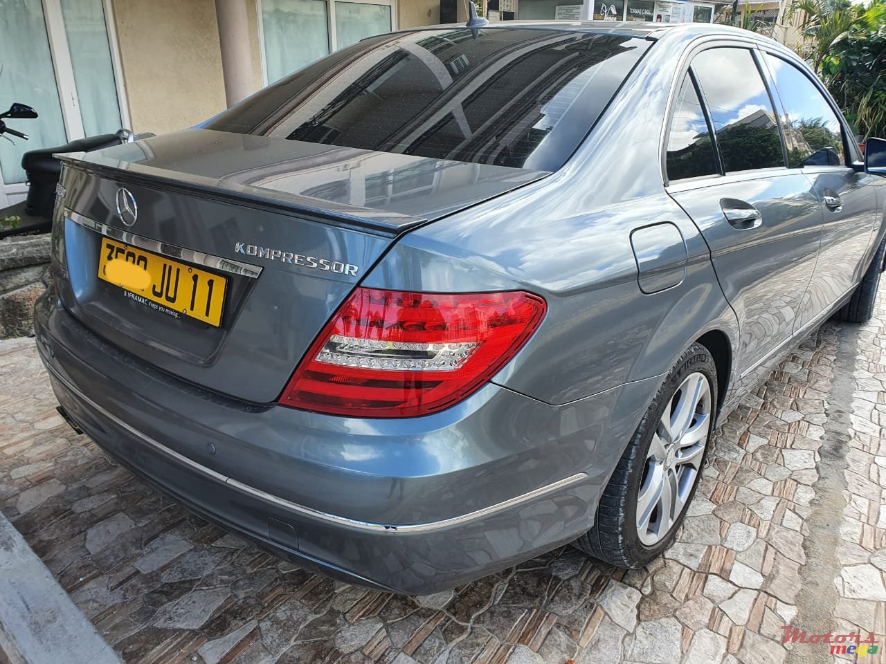 2011' Mercedes-Benz CL 180 photo #2