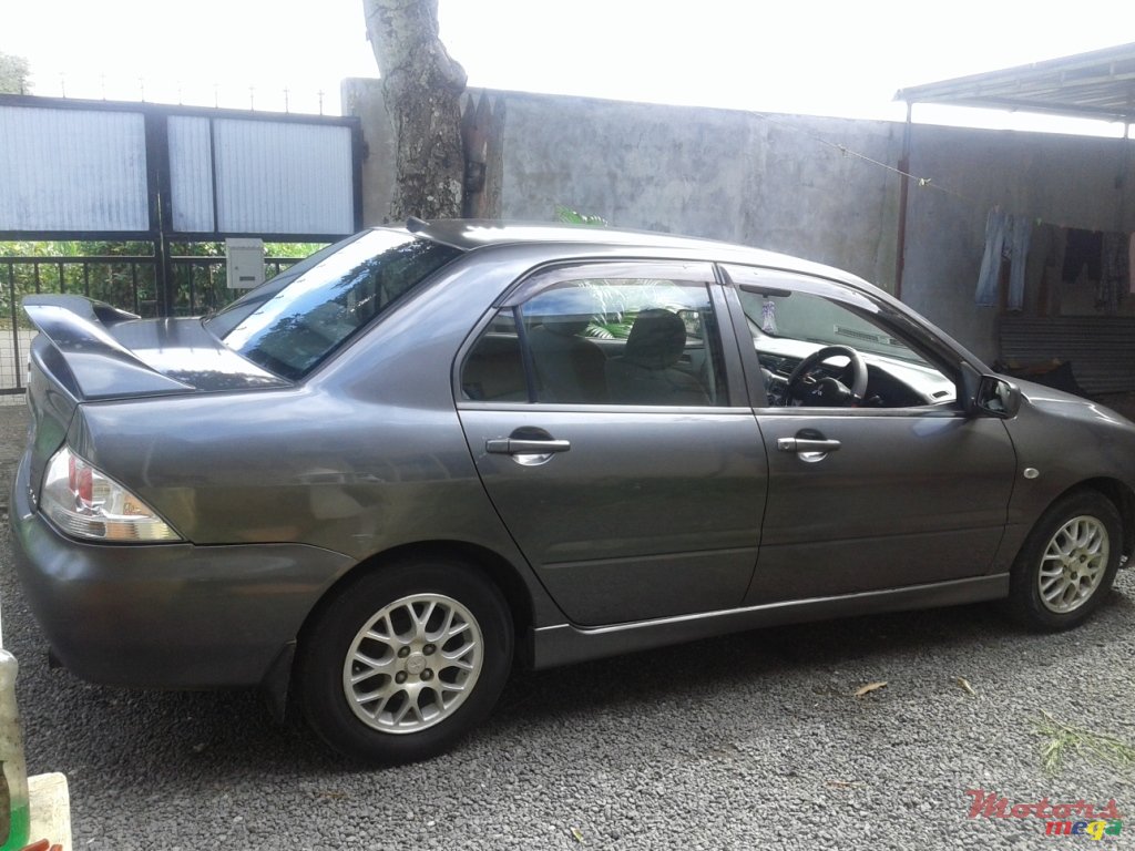 2007' Mitsubishi Lancer photo #1