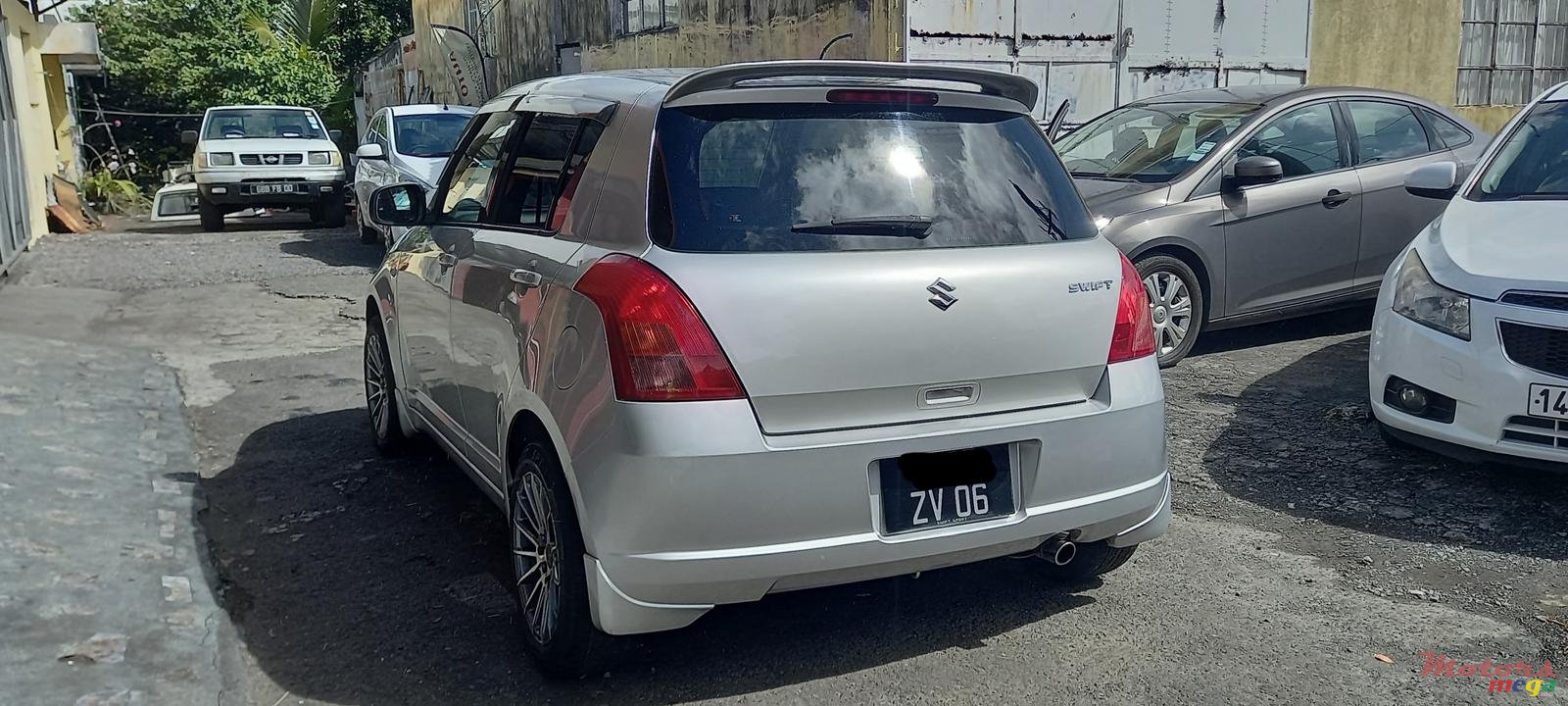 2006' Suzuki Swift photo #3