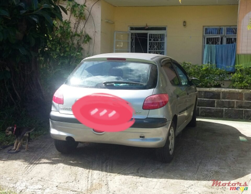 2001' Peugeot 206 photo #1