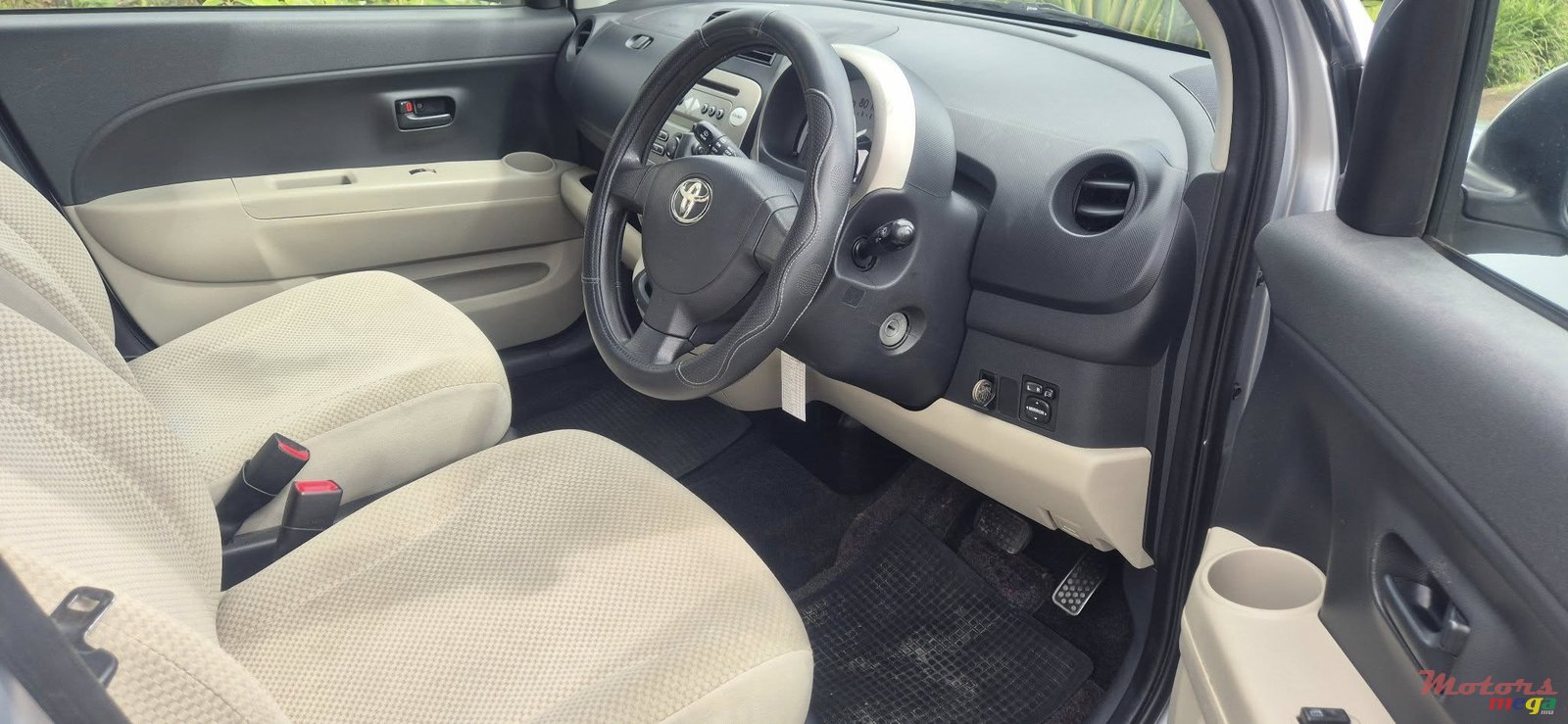 2009' Toyota Passo photo #3