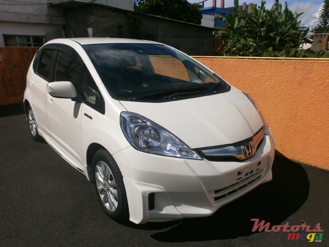 2012' Honda FCX Clarity fit hybrid photo #1