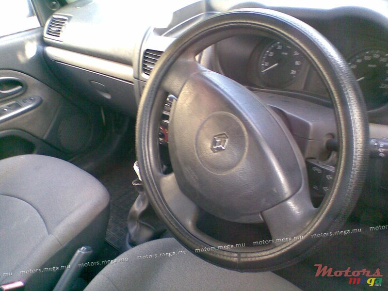 2005' Renault Clio II  photo #3