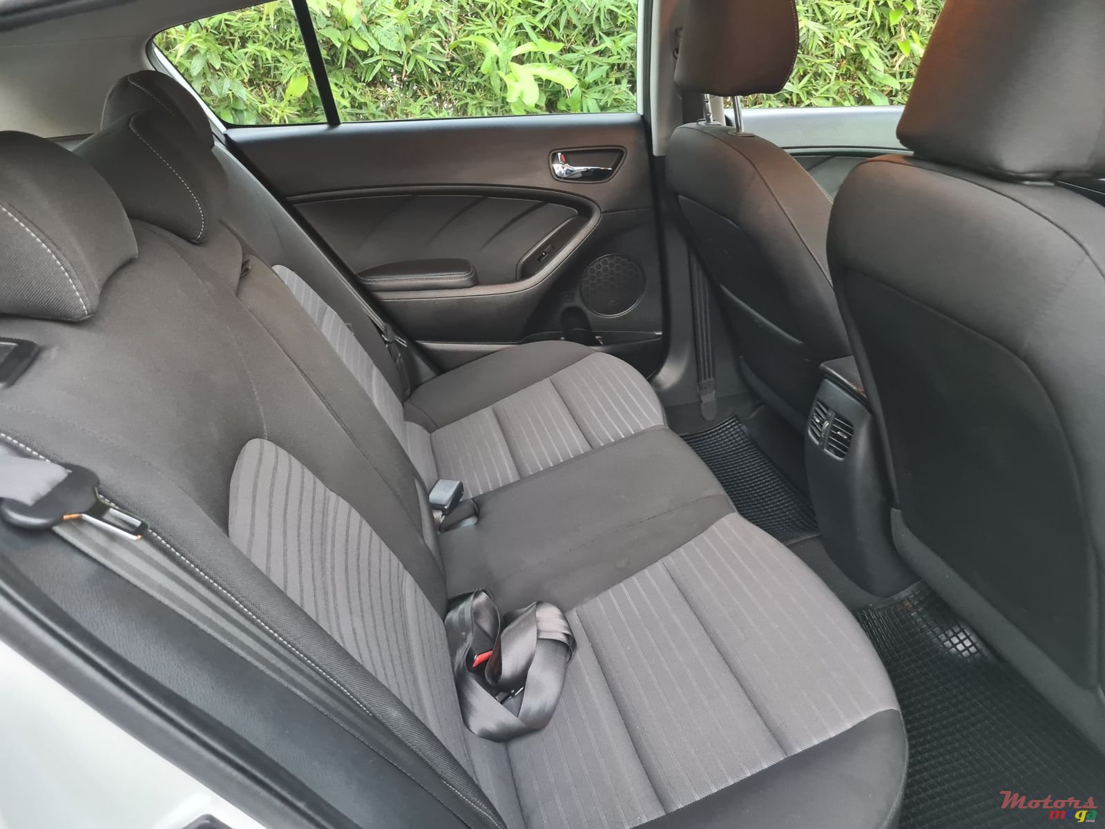 2016' Kia Cerato Hatchback photo #6