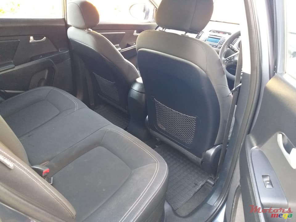 2011' Kia Sportage 2.0 AUTOMATIC photo #4