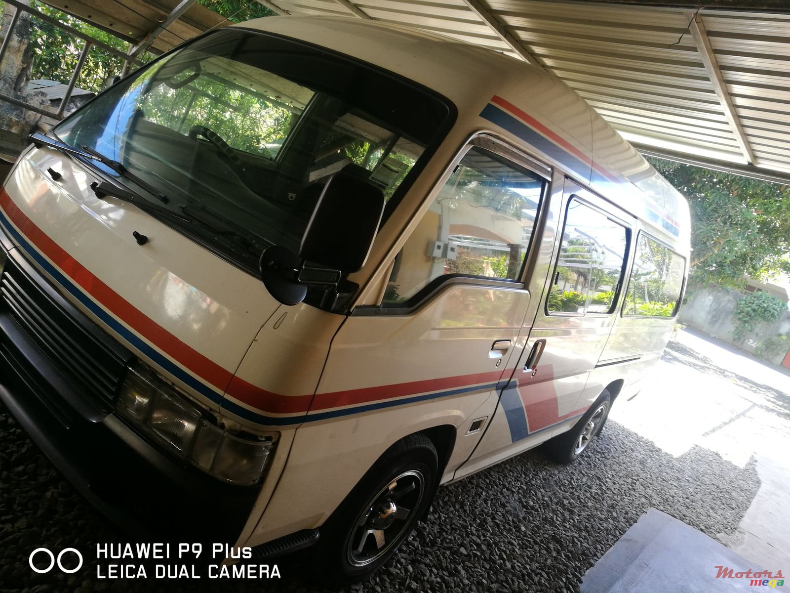 2000' Nissan Pickup photo #2