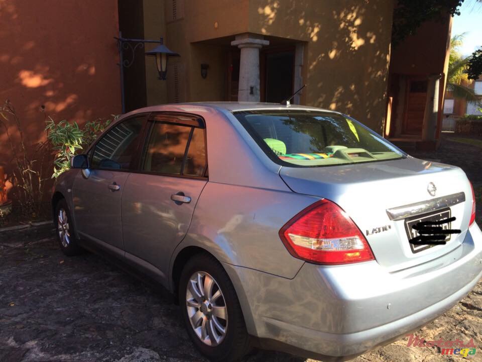 2005' Nissan Tiida photo #3