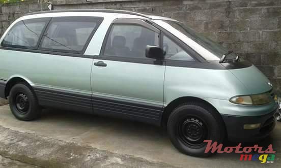 1992' Toyota Estima photo #1