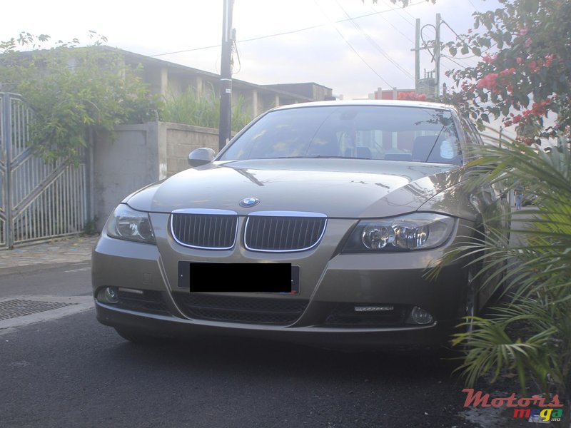 2006' BMW 3 Series 320i E90 photo #2