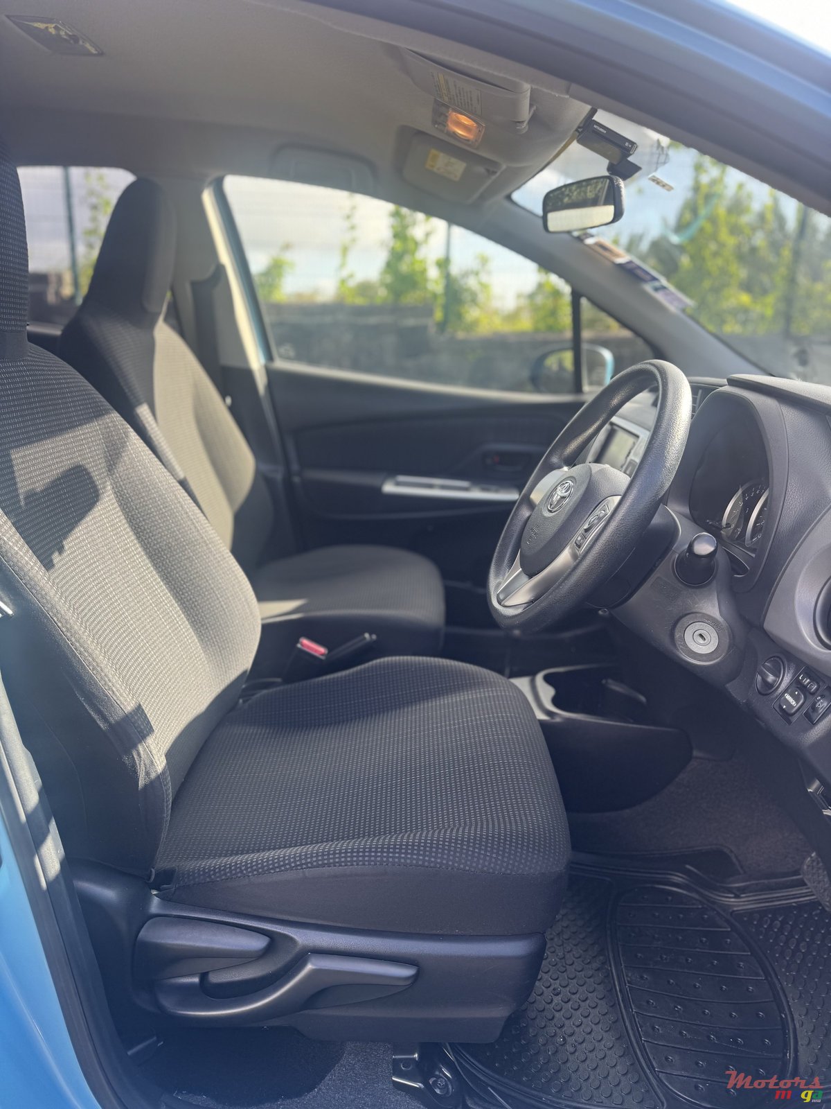 2016' Toyota Vitz 1300cc photo #6