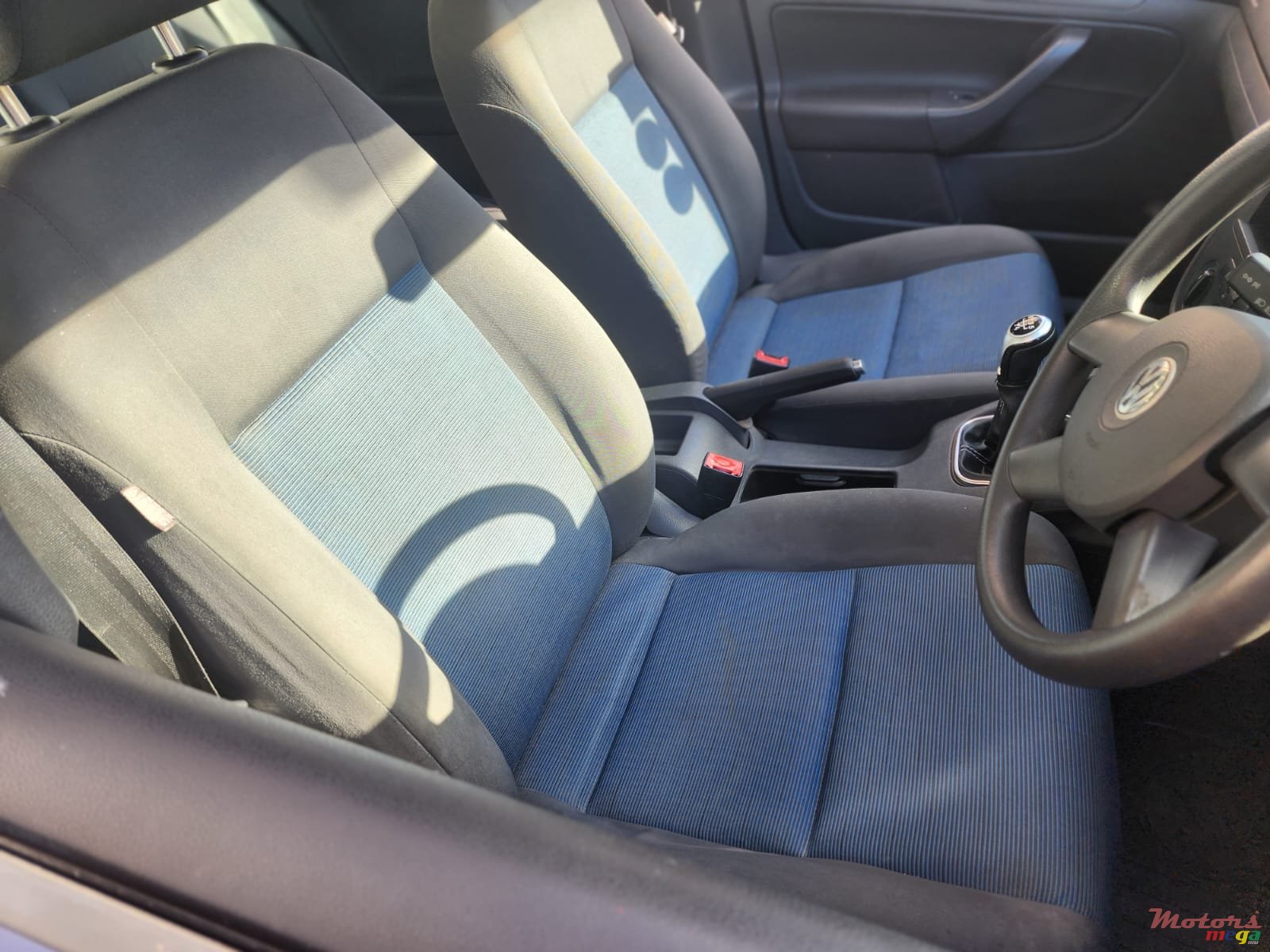 2008' Volkswagen Golf photo #2