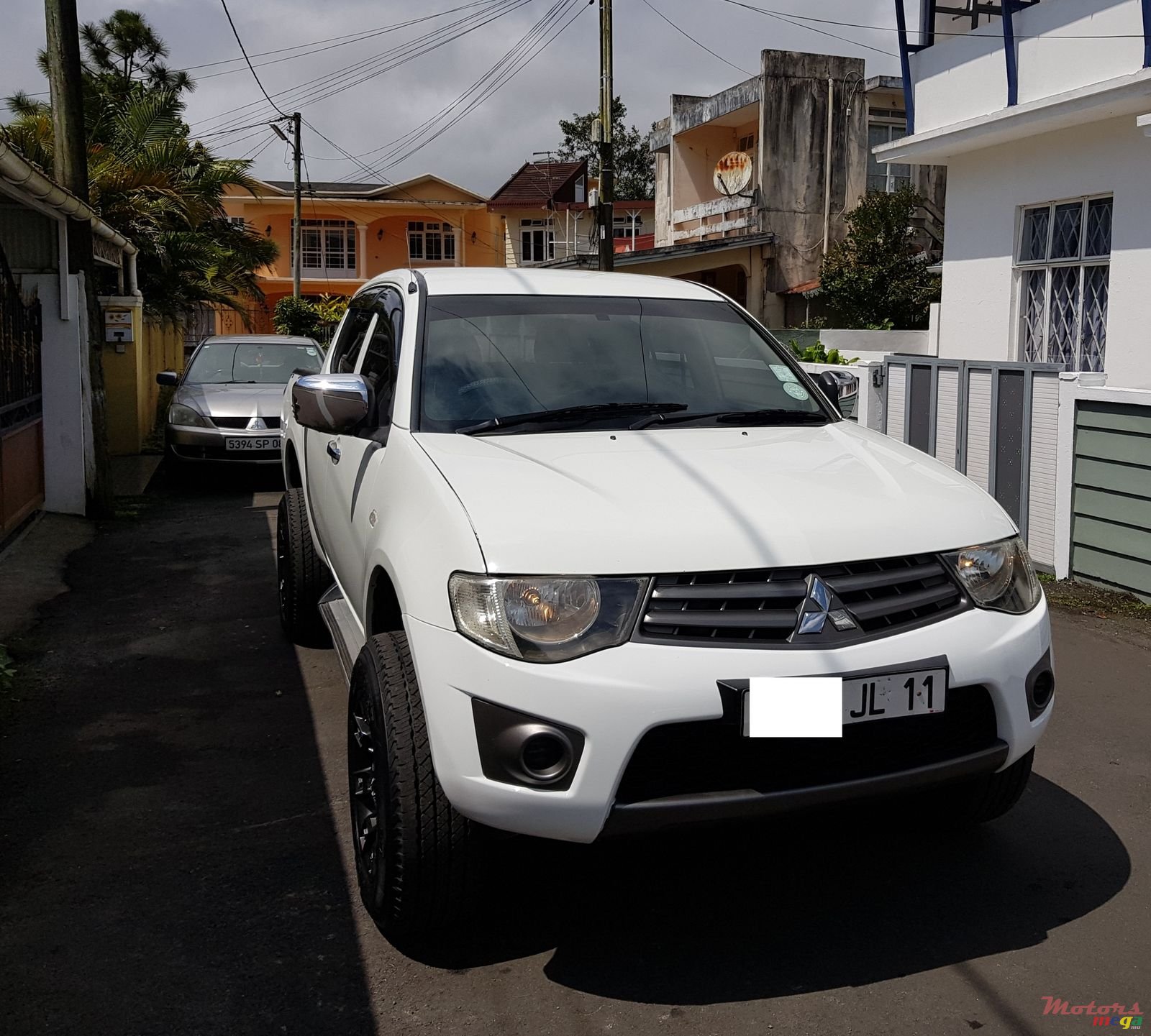 2011' Mitsubishi Sportero 4x4 photo #1