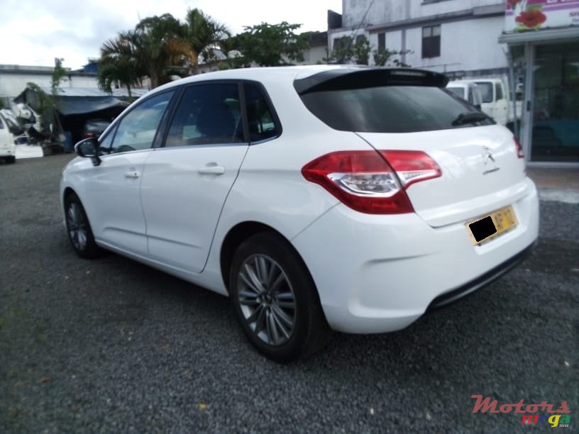 2012' Citroen C4 photo #7