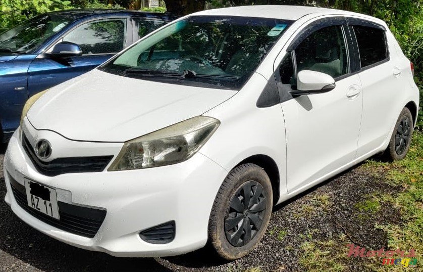 2011' Toyota Vitz photo #1